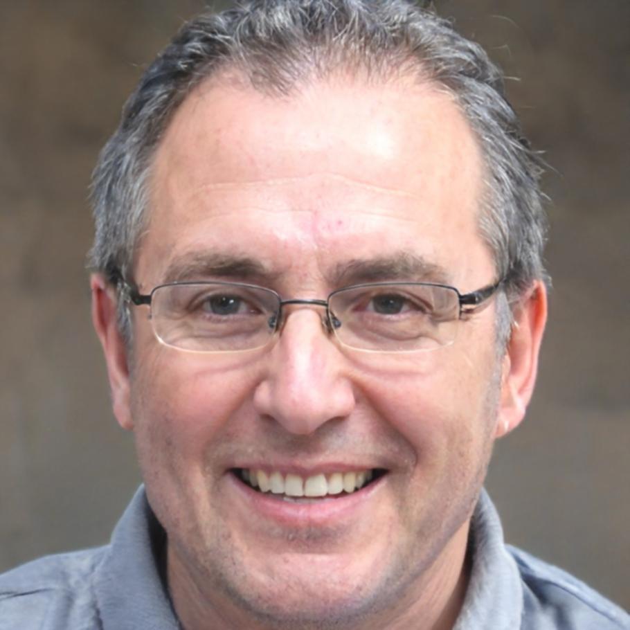 Instructor Hendrik Botha teaching traffic optimization techniques